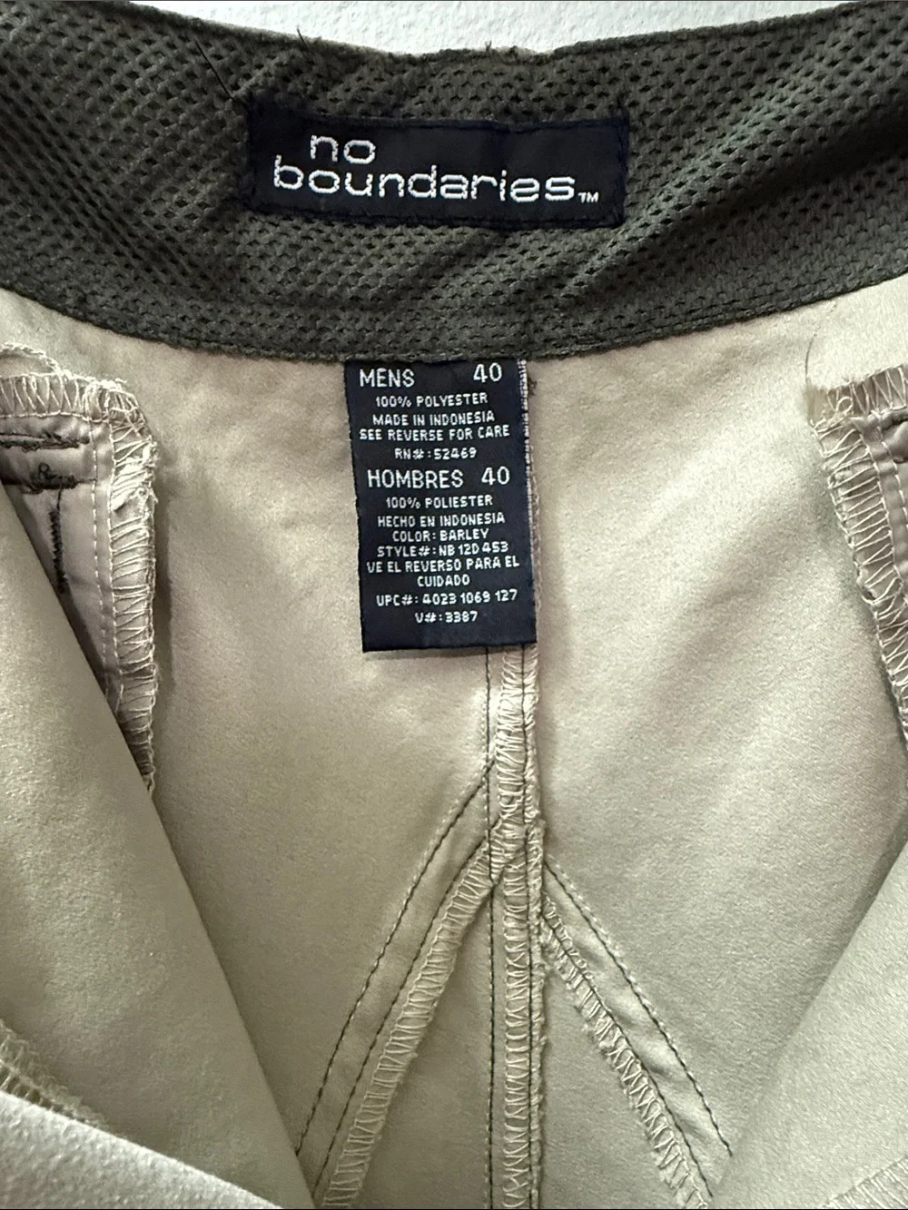 No Boundaries Men's Cargo Shorts in Light Khaki